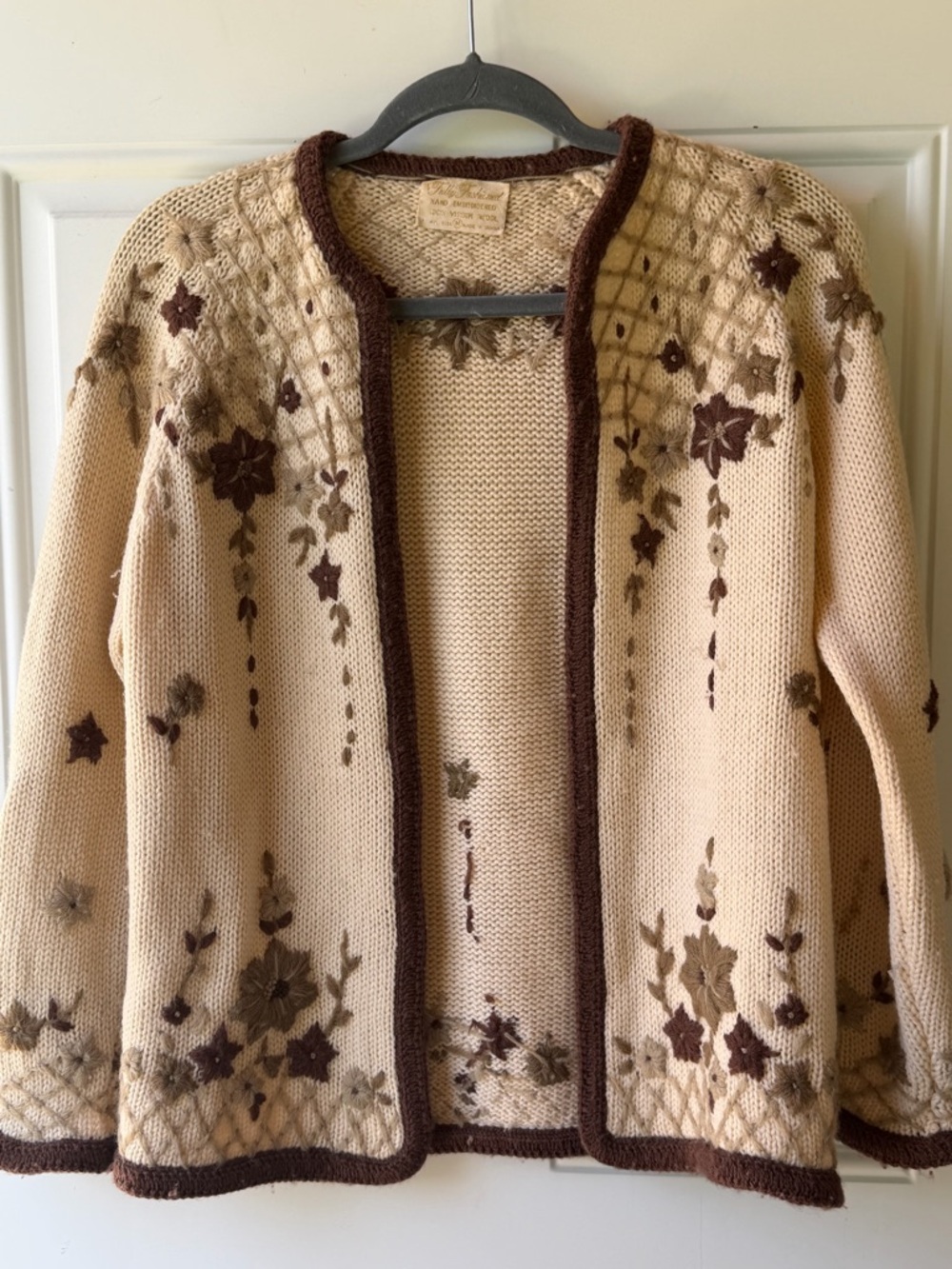 100% Virgin Wool Hand Loomed Cardigan Sz M